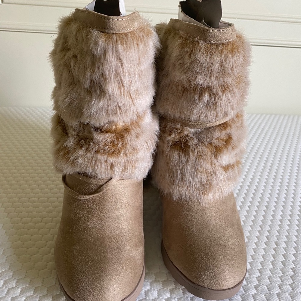 Boots - Picture 4 of 6